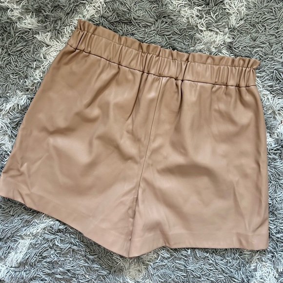 THE DROP | Loose Fit Paperbag Pull-on Shorts - Picture 5 of 7